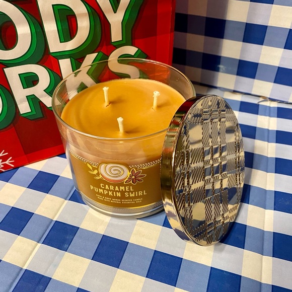 Caramel Pumpkin Swirl 3 Wick Candle Bath and Body Works NEW Decorative Lid - Picture 3 of 4
